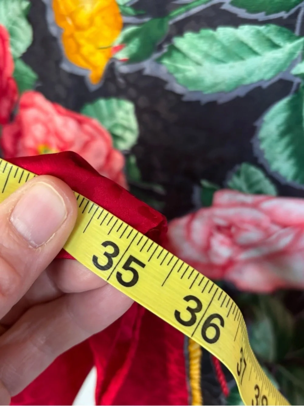 Large Floral Scarf‎